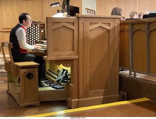 Scottsdale Philharmonic - organist playing Bach Little Fugue in G minor
