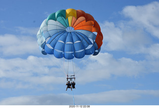 Anthony and Olga - Hawaii - parasailing