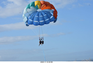 Anthony and Olga - Hawaii - parasailing