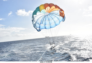 Anthony and Olga - Hawaii - parasailing