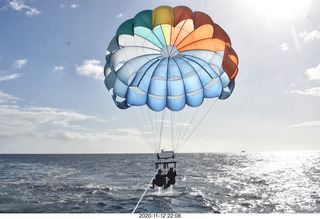 Anthony and Olga - Hawaii - parasailing