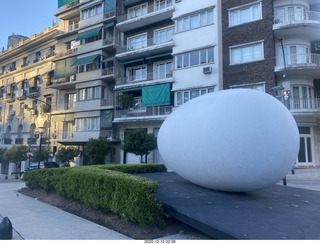 Argentina - Buenos Aires - morning run - egg sculpture