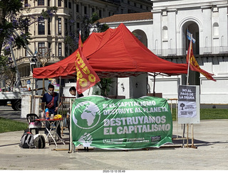 67 a0y. Argentina - Buenos Aires tour - demonstrators and protesters