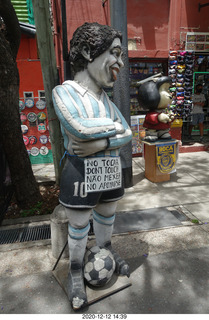 218 a0y. Argentina - Buenos Aires tour - sculpture