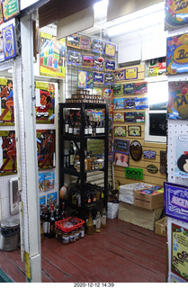 227 a0y. Argentina - Buenos Aires tour - souvenir store stuff