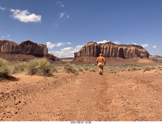 3447 a16. Monument Valley run + Adam