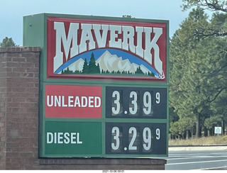 Maverik sign with new, high gas prices