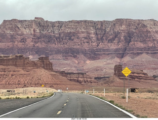 drive to Marble Canyon - power lines