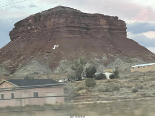 302 a18. drive to Kanab - Fredonia with F on mountain