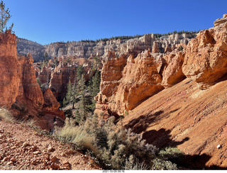 58 a18. Bryce Canyon - Peekaboo hike