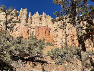 98 a18. Bryce Canyon - Peekaboo hike