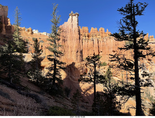 104 a18. Bryce Canyon - Peekaboo hike