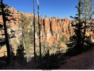 105 a18. Bryce Canyon - Peekaboo hike