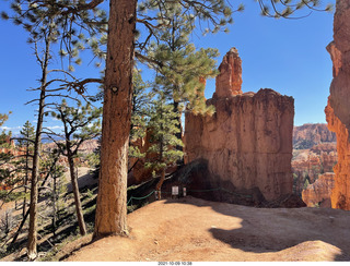 107 a18. Bryce Canyon - Peekaboo hike