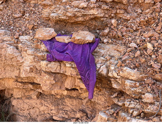 Bryce Canyon - Peekaboo hike - purple shirt