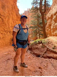 Bryce Canyon - Wall Street hike - Adam