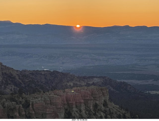 17 a18. Bryce Canyon moment of sunrise