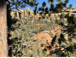 75 a18. Bryce Canyon Fairyland Trail hike
