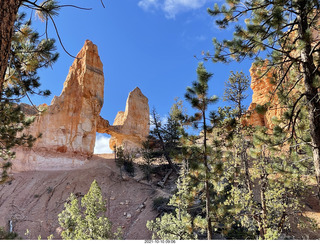 127 a18. Bryce Canyon Fairyland Trail hike - Tower Bridge