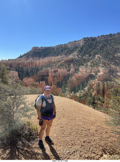 188 a18. Bryce Canyon Fairyland Trail hike - Adam