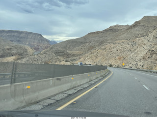 169 a18. Arizona drive on I-15, Virgin River, amazing views