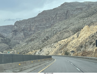 176 a18. Arizona drive on I-15, Virgin River, amazing views