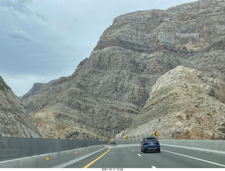 182 a18. Arizona drive on I-15, Virgin River, amazing views