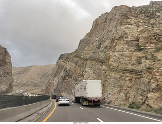 473 a18. Arizona I-15 Virgin River drive - amazing rocks and views