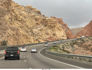 481 a18. Arizona I-15 Virgin River drive - amazing rocks and views