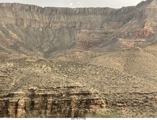 484 a18. Arizona I-15 Virgin River drive - amazing rocks and views