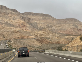 486 a18. Arizona I-15 Virgin River drive - amazing rocks and views