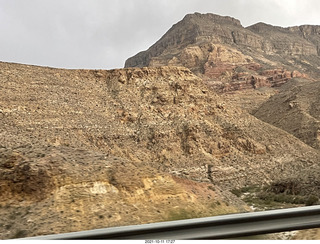 Arizona I-15 Virgin River drive - amazing rocks and views