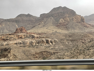 489 a18. Arizona I-15 Virgin River drive - amazing rocks and views