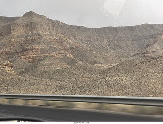 491 a18. Arizona I-15 Virgin River drive - amazing rocks and views