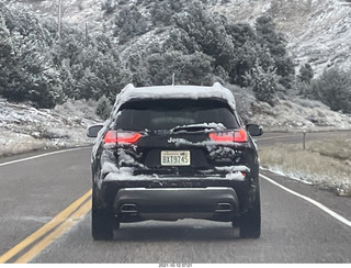 87 a18. drive to Mount Carmel Junction on Route 9 in the snow - snow covered car