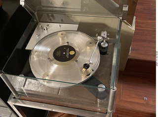 210 a19. Transcriptor turntable with clear vinyl