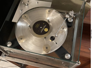 214 a19. Transcriptor turntable with clear vinyl