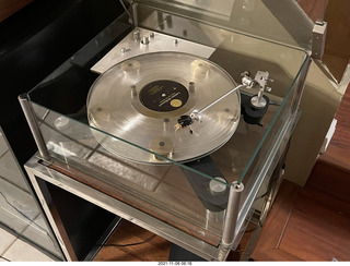 215 a19. Transcriptor turntable with clear vinyl