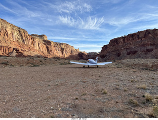 53 a19. Utah back country - Hidden Splendor airstrip area on the ground + N8377W