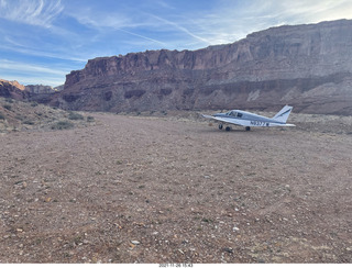 55 a19. Utah back country - Hidden Splendor airstrip area on the ground + N8377W