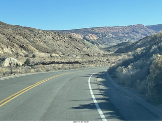 42 a19. Utah - Arches National Park drive