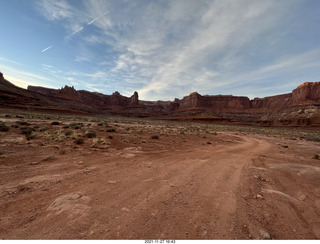 88 a19. Utah - Canyonlands National Park - Jeep drive (to meet us at the bottom)