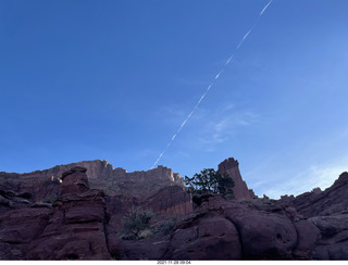 Fisher Towers trailhead - contrail