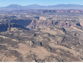 135 a19. aerial - flight from moab to phoenix