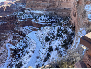 209 a1n. Utah - Canyonlands - Shafer Viewpoint and road