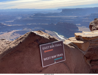 241 a1n. Utah - Dead Horse Point State Park - sign