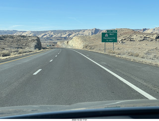 21 a1n. Utah - driving from moab to hanksville
