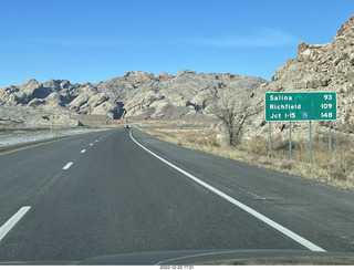 27 a1n. Utah - driving from moab to hanksville - Interstate 70 - San Rafael Reef