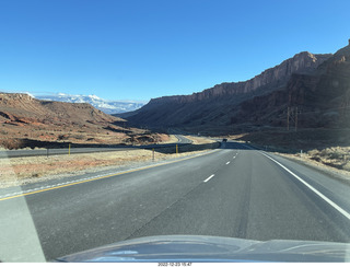road south to moab