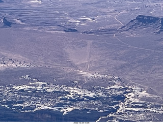 100 a1n. aerial - Cataract Canyon - Brown's Rim airstrip (U639)